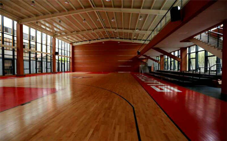五角楓體育館實(shí)木地板報價(jià)