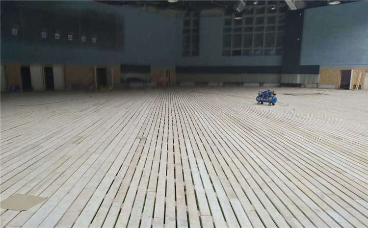 柞木運動(dòng)體育地板**是多少錢(qián)？