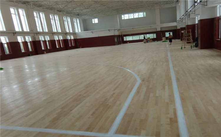 楓木運動(dòng)體育地板報價(jià)