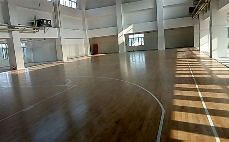 柞木籃球館木地板怎么維修？