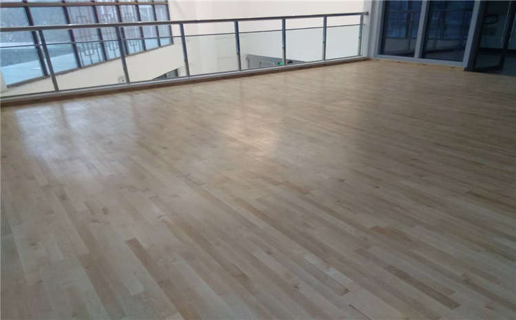 學(xué)校排球館木地板哪個(gè)牌子好？