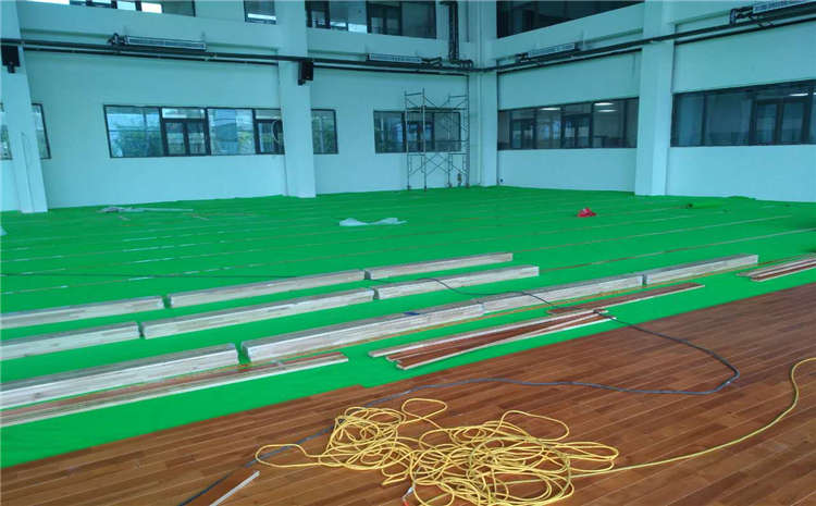 國內(nèi)體育場木地板價格