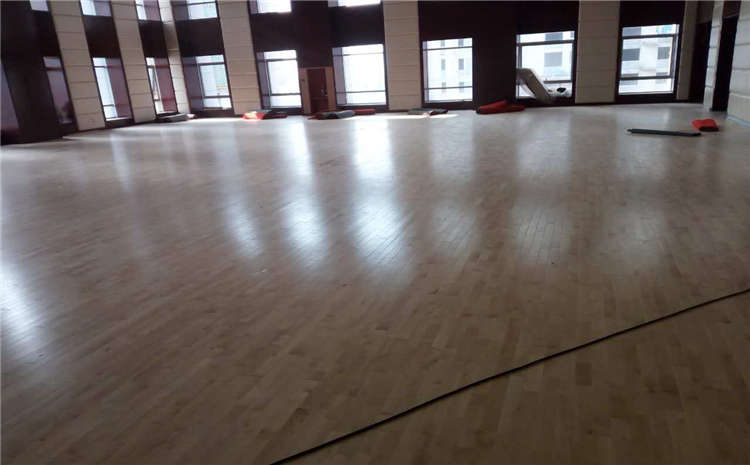 五角楓籃球館木地板報價(jià)
